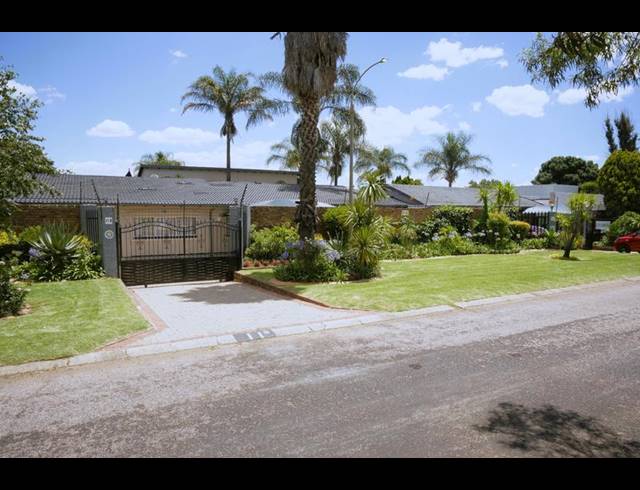 7 BEDROOM HOUSE FOR SALE IN SUNWARD PARK